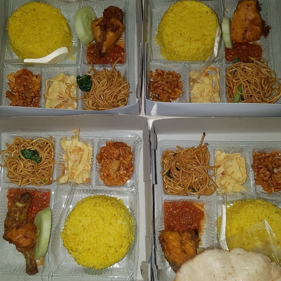 Nasi kuning 1 - Nasi Kotak tangerang